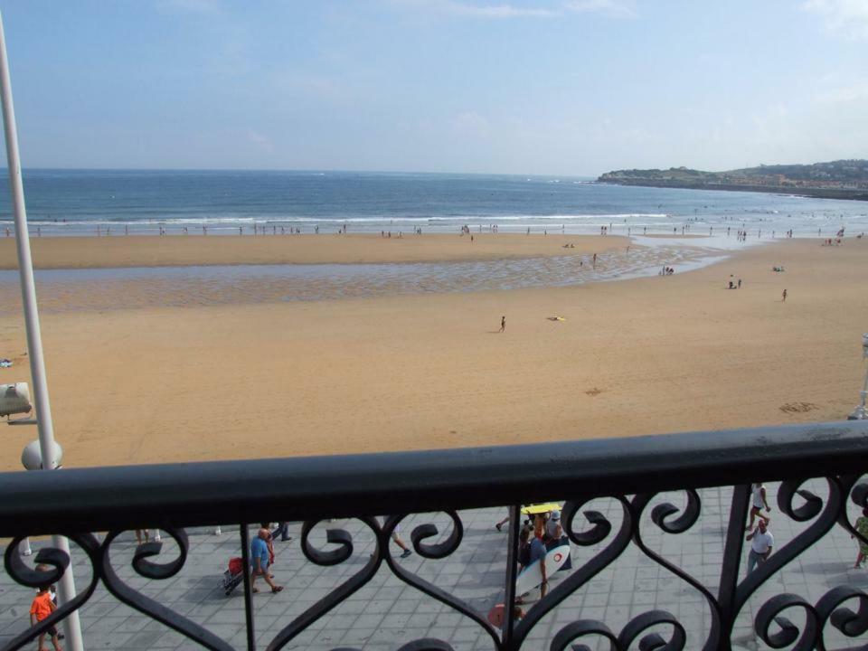Vivienda en Gijon frente al mar Villa Eksteriør bilde