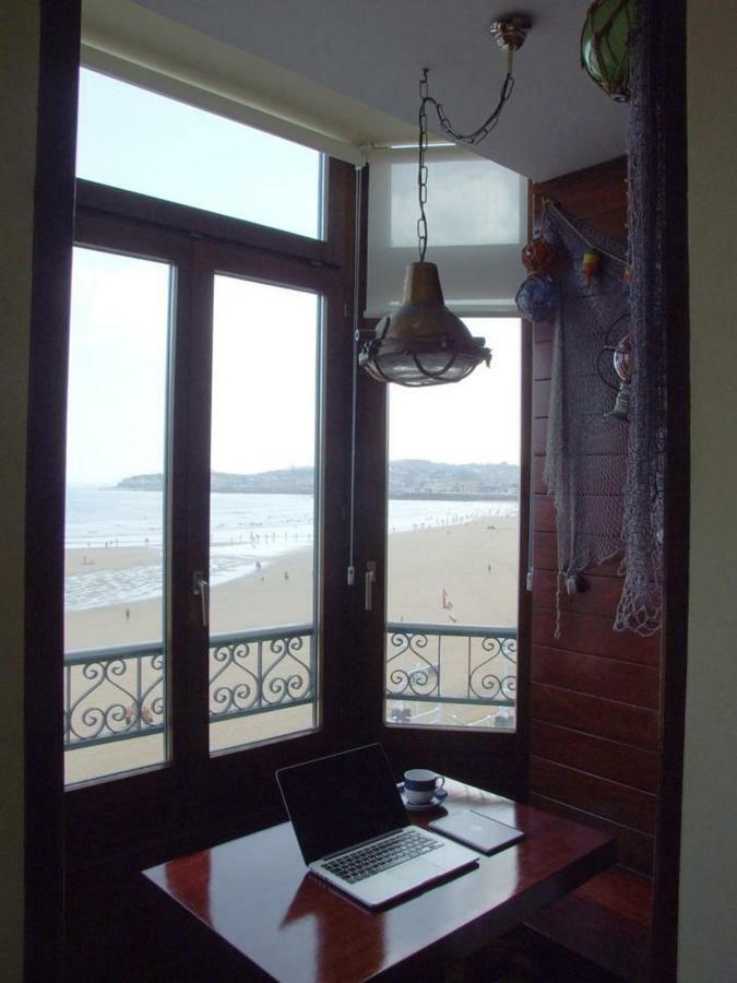Vivienda en Gijon frente al mar Villa Eksteriør bilde